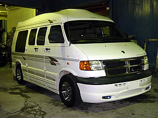 2000 Dodge Ran Van Starcraft